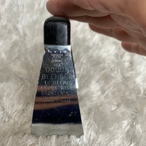 Vintage Ecko Dough Blender Black Handle - Picture 3 of 4